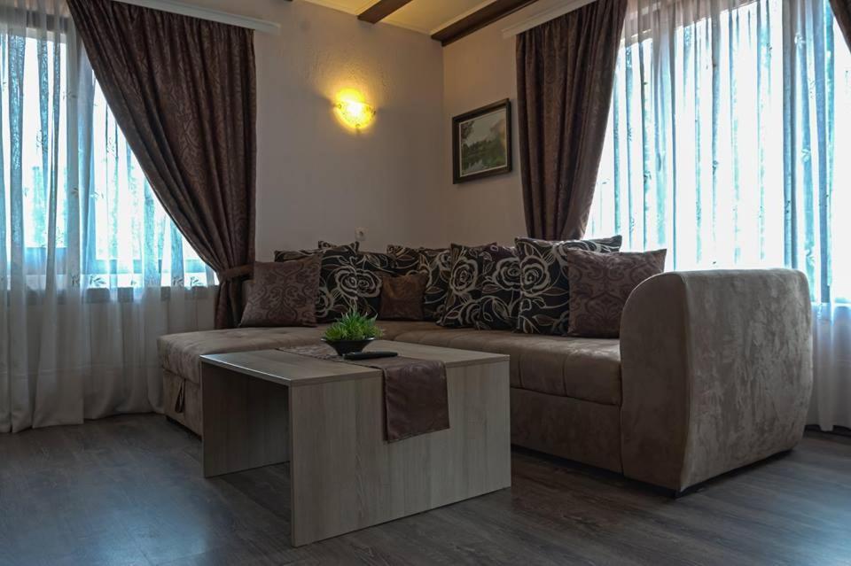 Стар Мерак Hotel Ribaritsa Buitenkant foto
